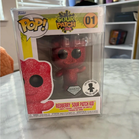 NEW IT’SUGAR EXCLUSIVE  Funko Pop DIAMOND Redberry Sour Patch Kid #01 Limited Ed - Picture 2 of 7